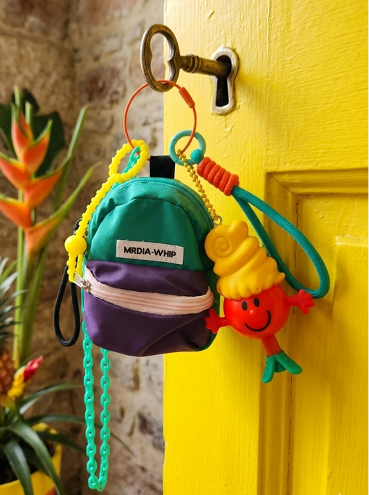 Grigri pop culture coloré et fun pour accrocher partout porte bonheur Miss Colors