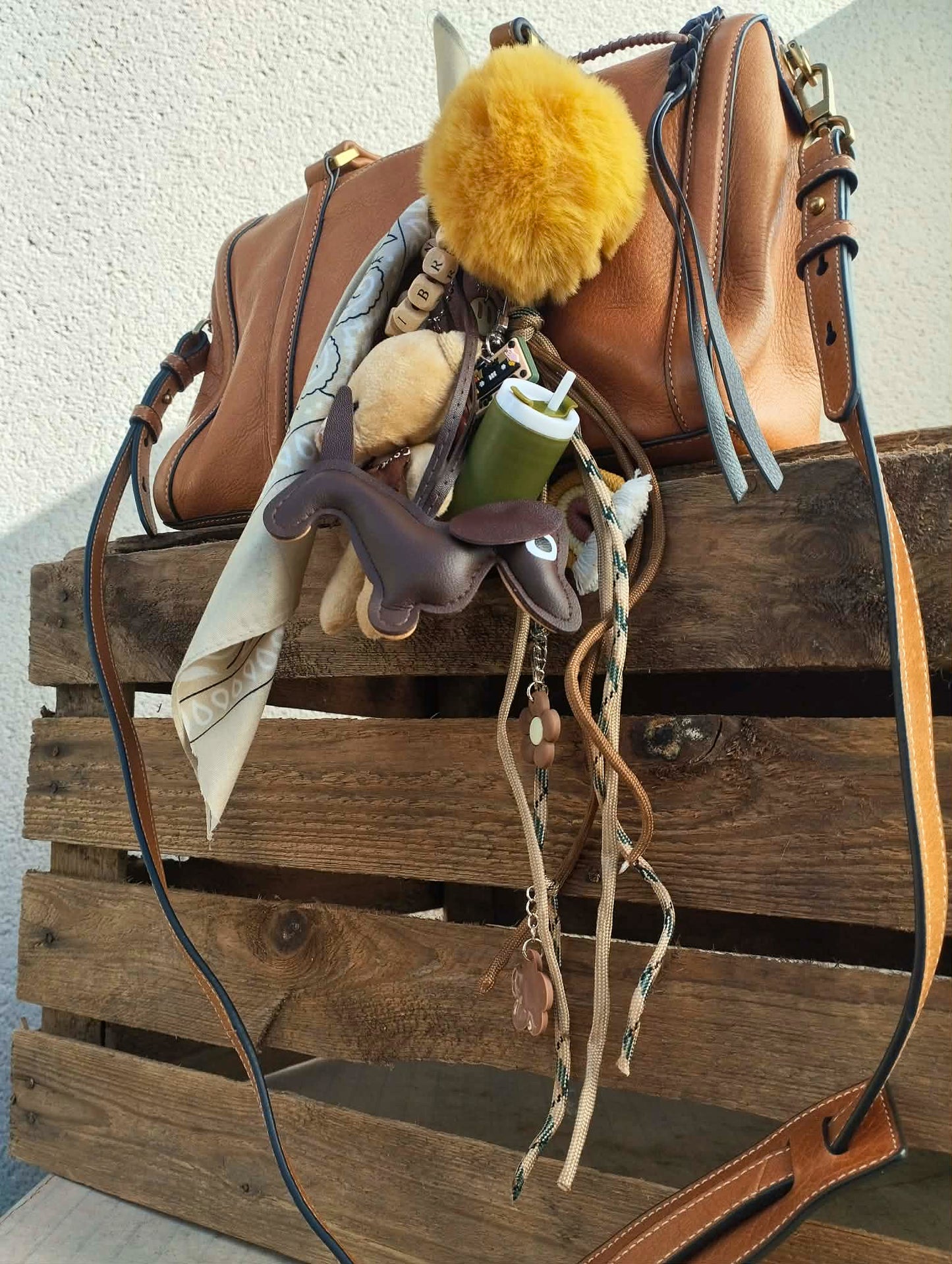 Bijou de sac de la collection Coffee-Mood au couleurs automnale marron, fait main artisanalement porte bonheur